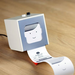 Little Printer от BERG с необычным дизайном.